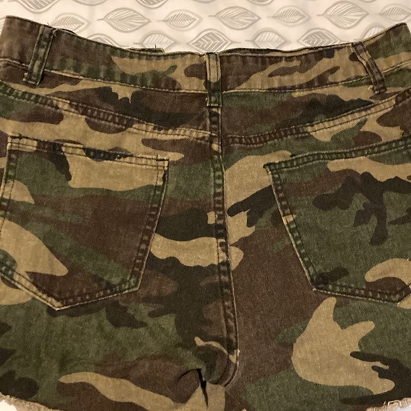 SHEIN - Medium - Camo green - Picture 2 of 2